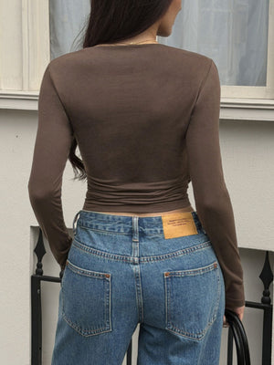 modern t-shirt in dark brown with boat neck