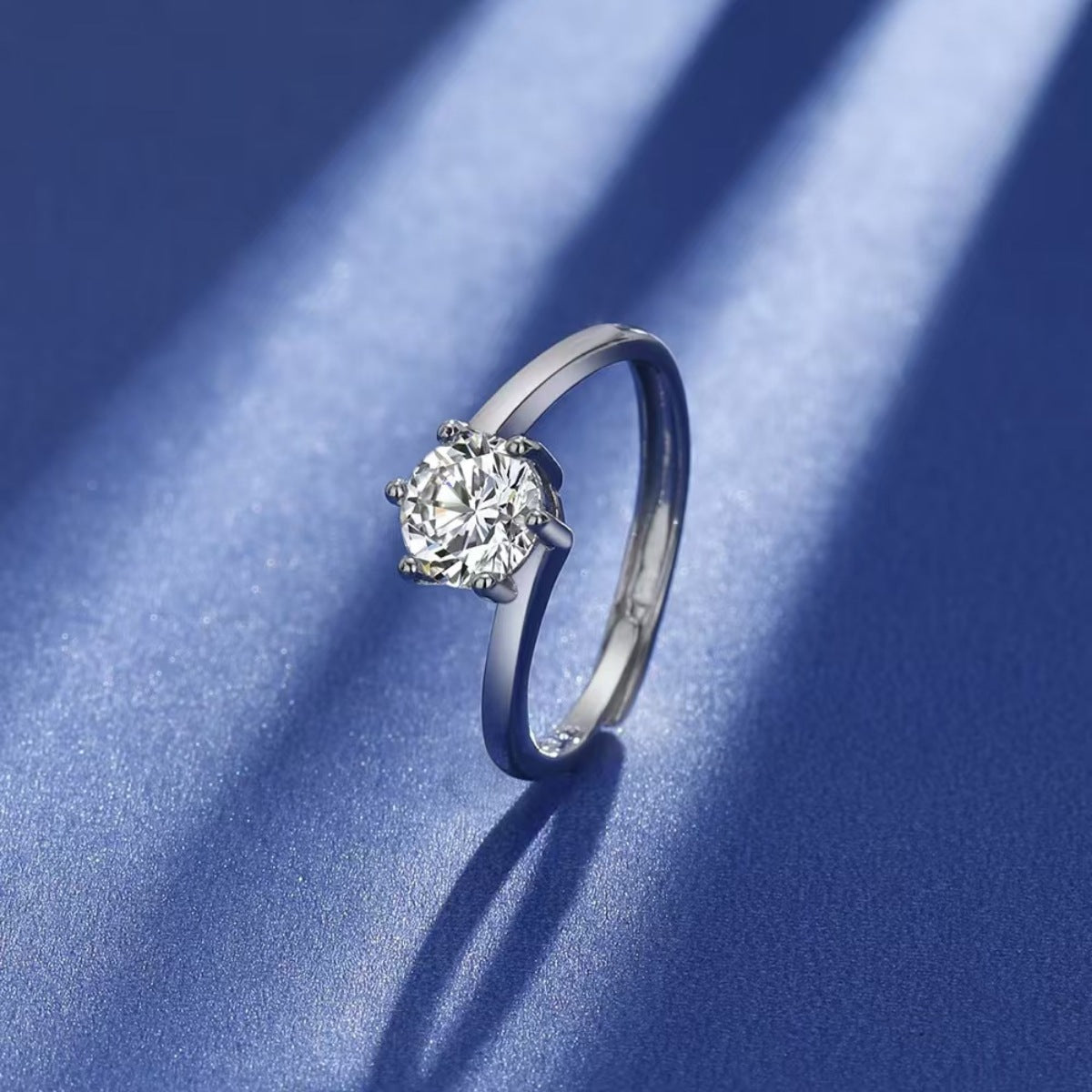 925 sterling silver,Moissanite Carat weight: 1ct Care instructions: Avoid wearin ring in clear with solitaire silhouette
