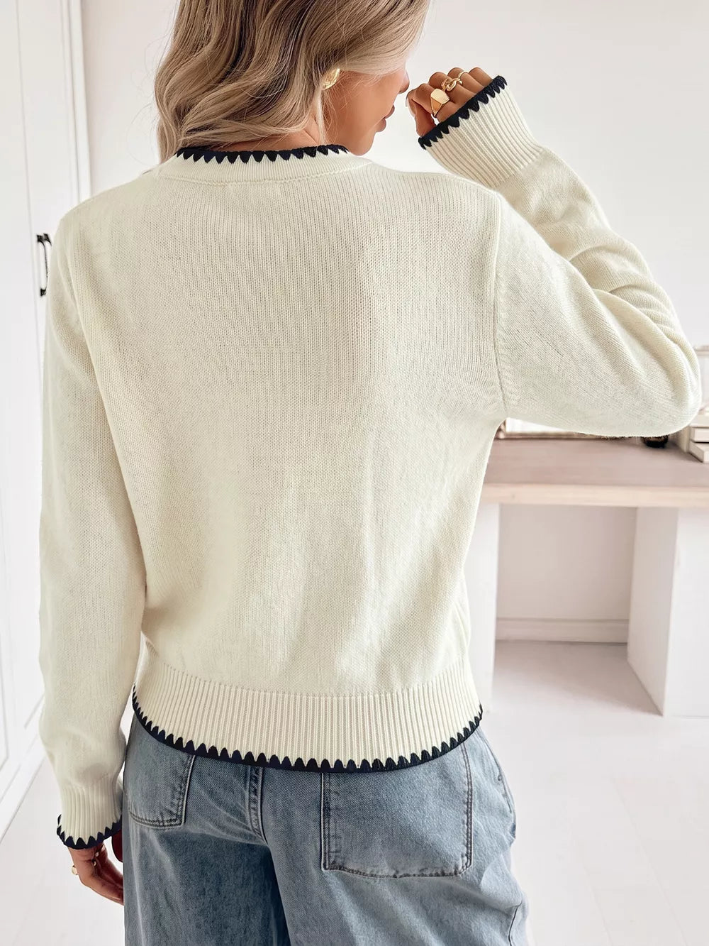 classic cardigan in Beige with v-neck
