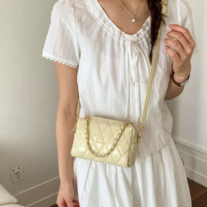 Quilted Chain Strap Crossbody Bag in Yellow