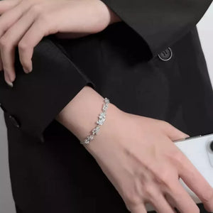 silver bracelet with wrist-length and clasp