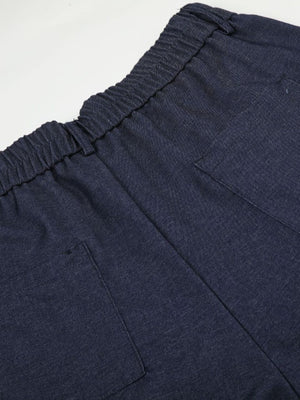 pants in Black with pleated front and capri