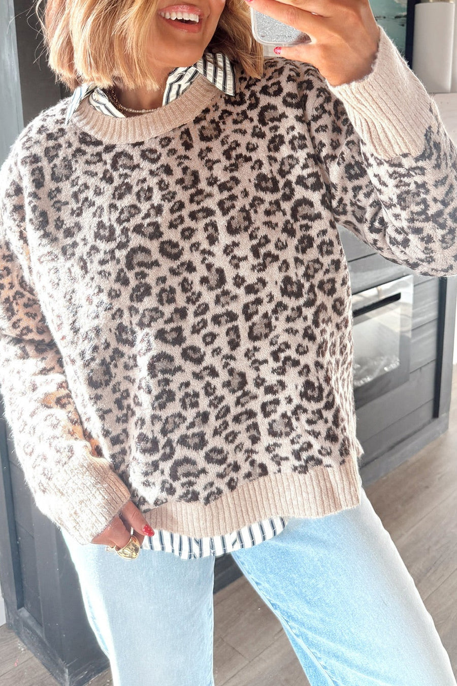 52% viscose, 26% polyester, 22% polyamide Care instructions: Machine wash cold crewneck sweater in Brown with relaxed