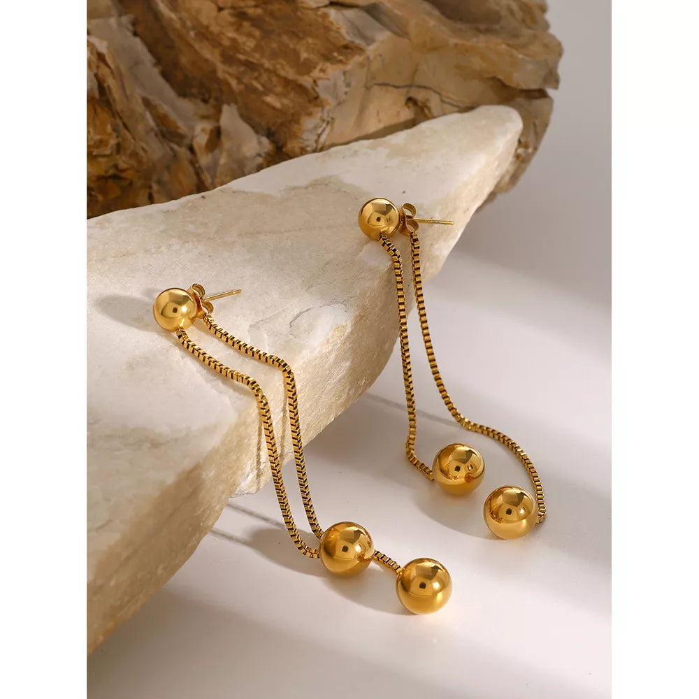 earrings in gold