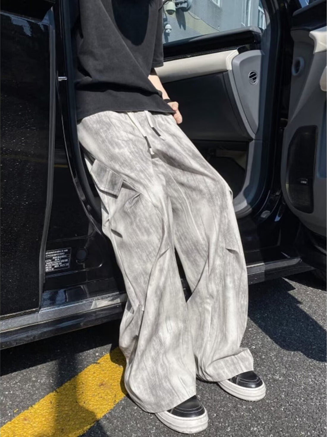 95%polyester,5%spandex Care instructions: Machine wash cold wide-leg pants in Black with wide-leg silhouette