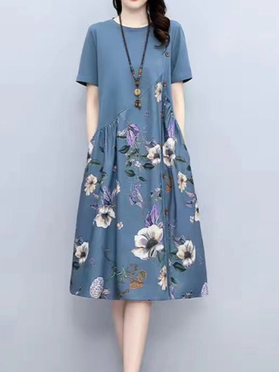romantic A-line dress in Blue with round neck