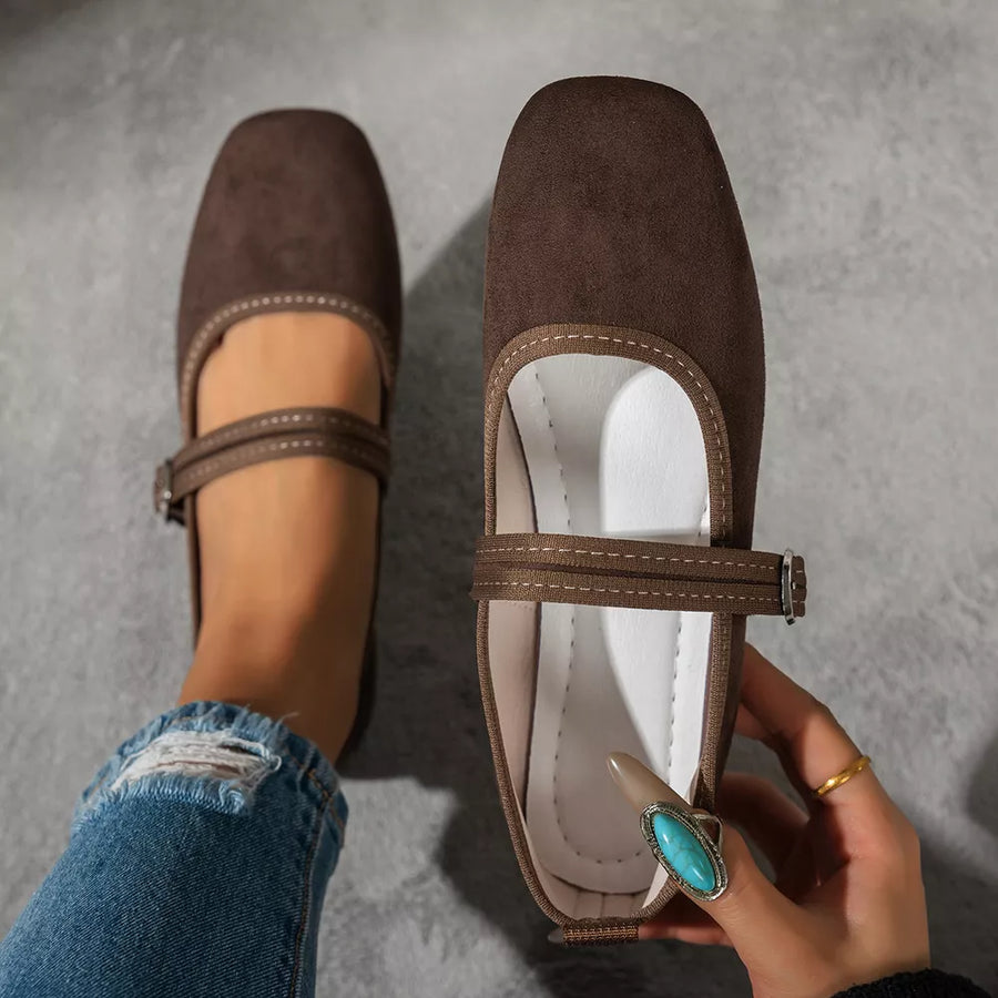 Black flats flats with not applicable