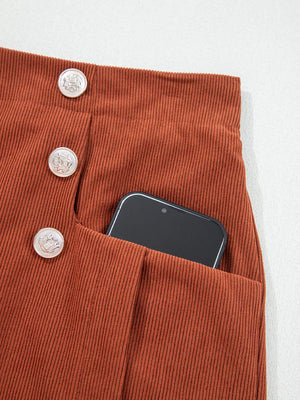 shorts in Terracotta with buttoned and mini