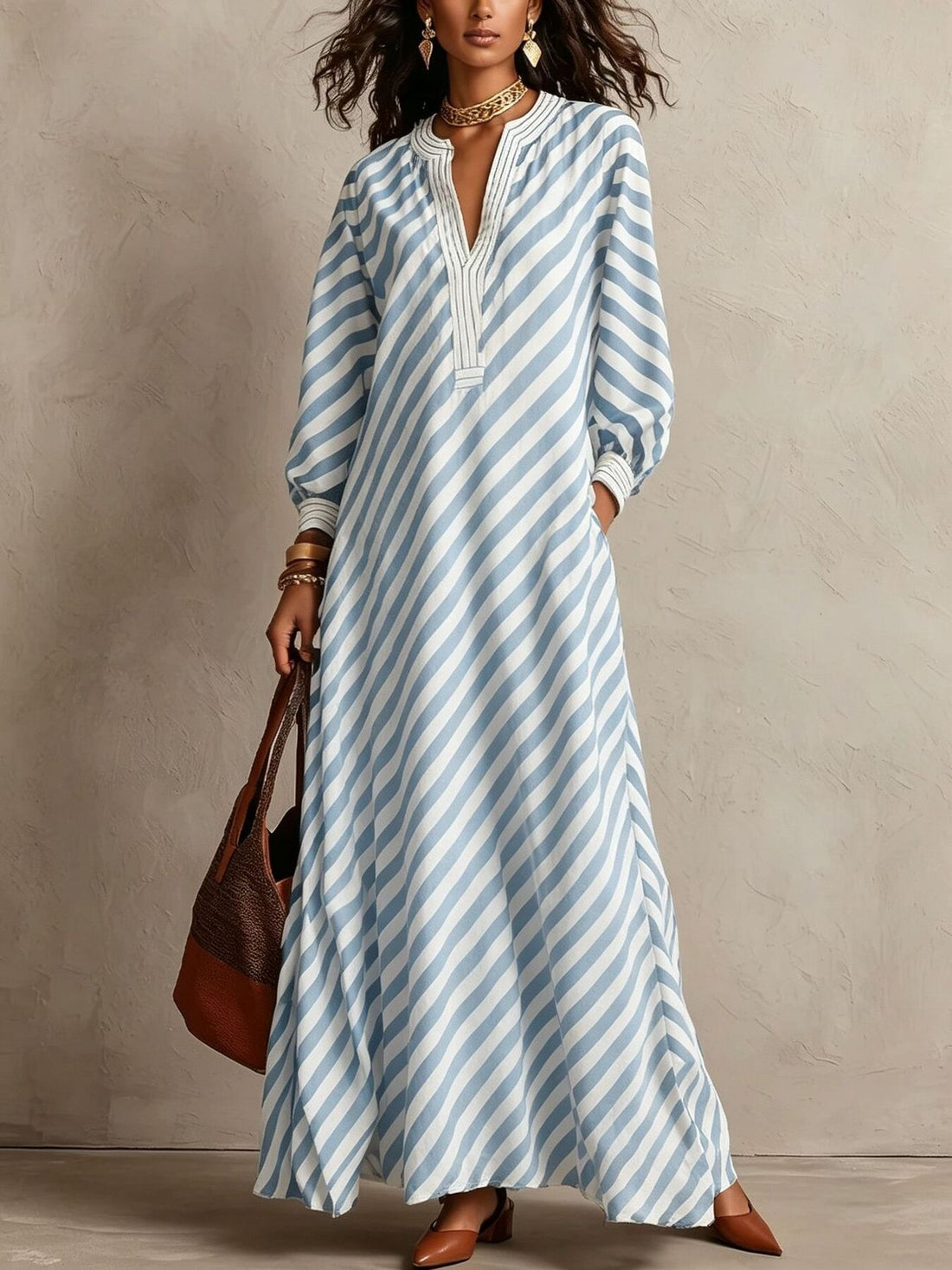 maxi dress in Black with pocketed and maxi