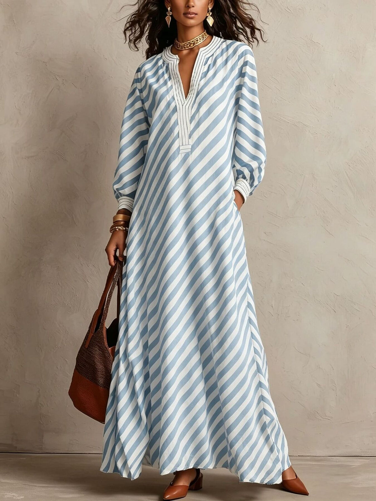 maxi dress in Black with pocketed and maxi