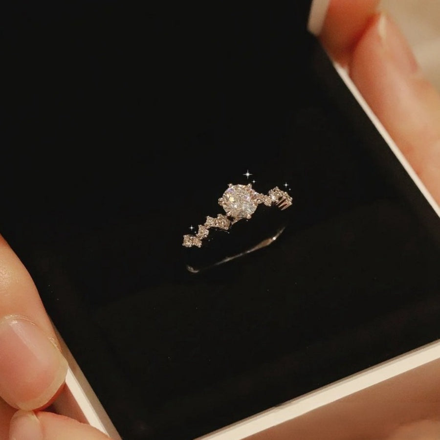 925 sterling silver,Moissanite Carat weight: 1CT Care instructions: Avoid wearin ring in Silver with straight silhouette