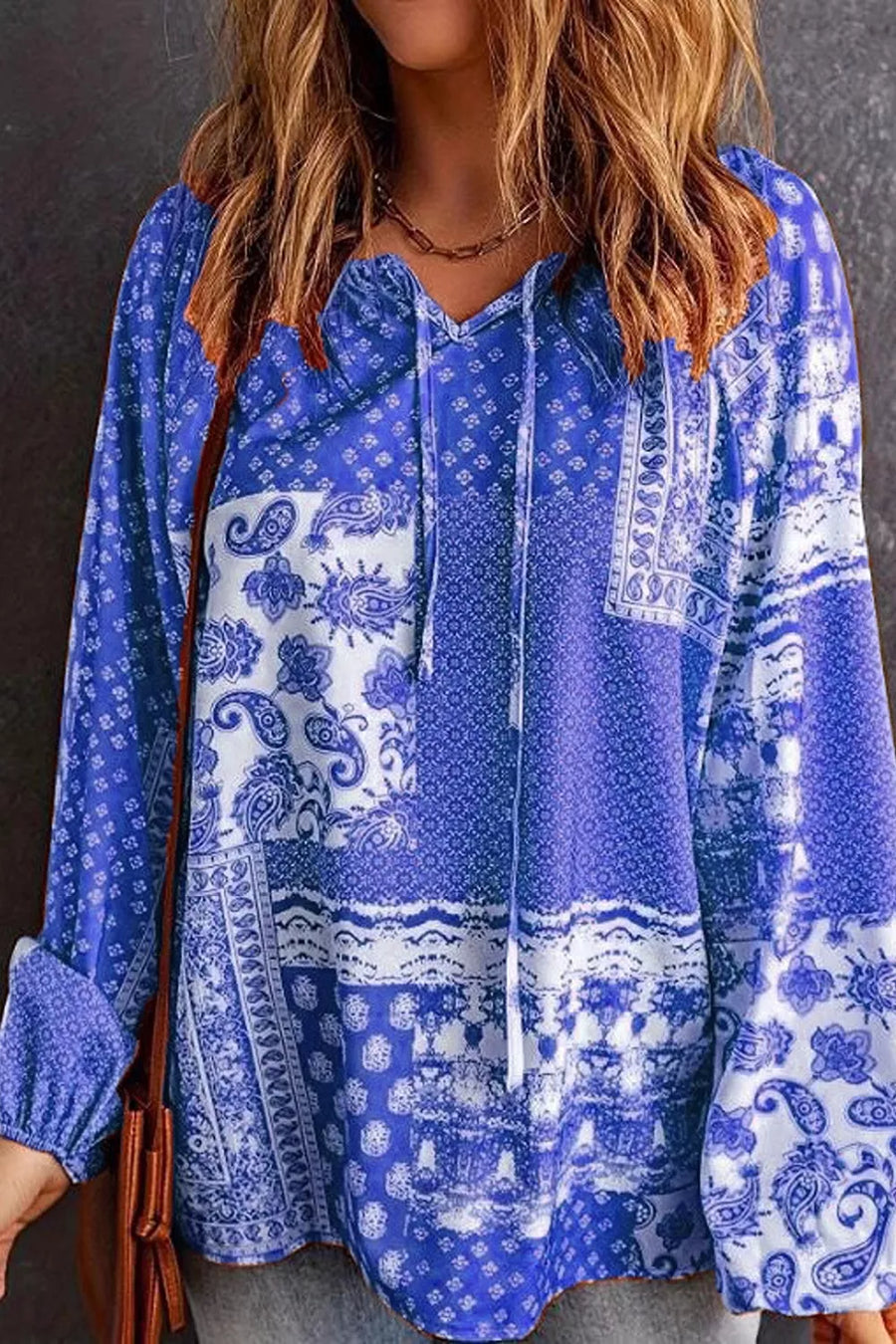 Blue blouse with hip-length and pullover