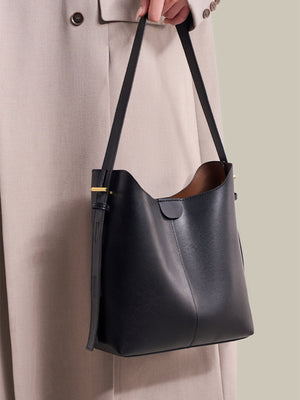 PU Leather Imported Size &amp handbag in Black with bucket silhouette