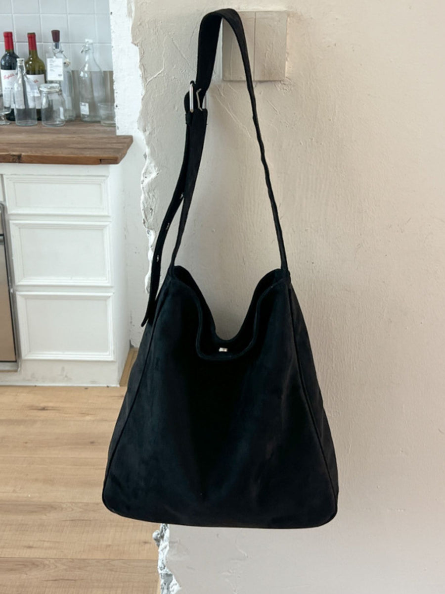 crossbody bag in Pumpkin with adjustable straps and large
