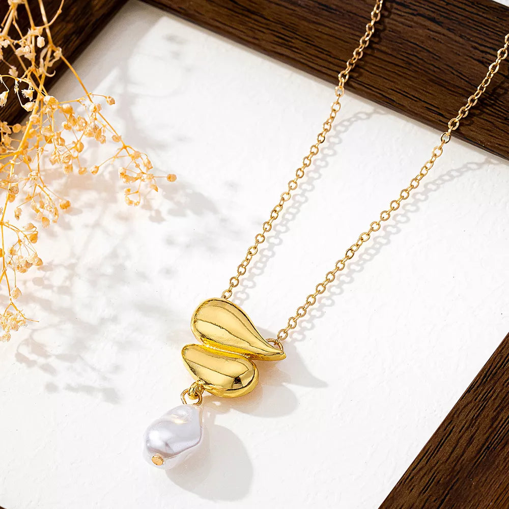 necklace in gold featuring gold-plated and straight fit