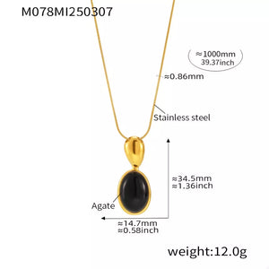 necklace in Gold with gold-plated and long