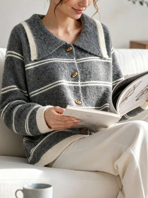 cardigan in light grey with striped and buttoned