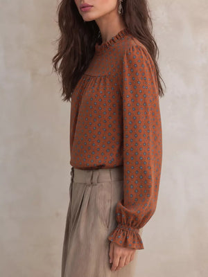 Brown blouse with hip-length and pullover