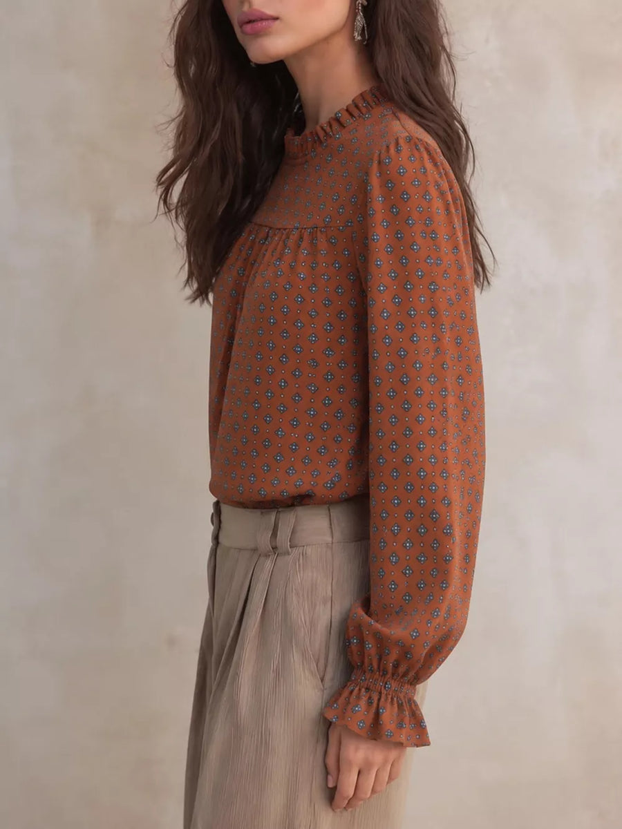Brown blouse with hip-length and pullover