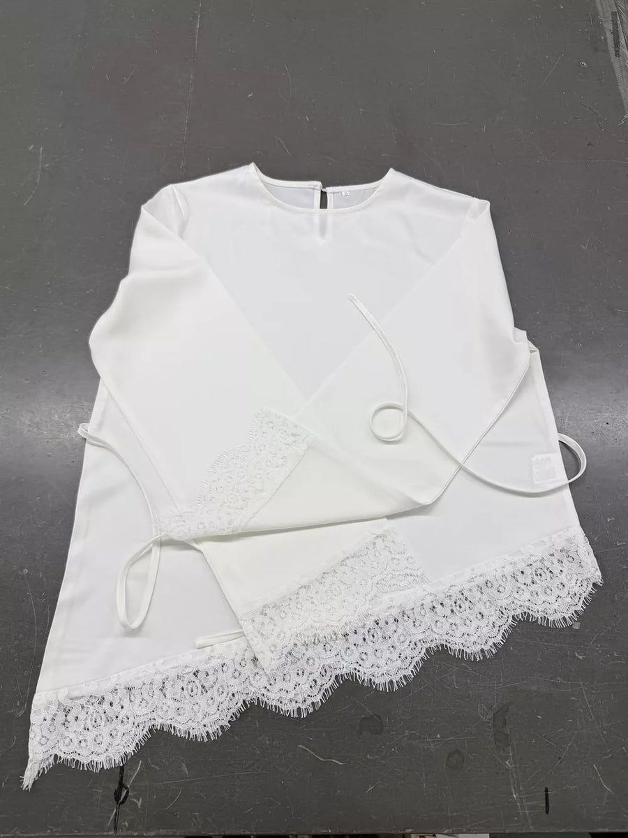 ivory blouse with hip-length and pullover