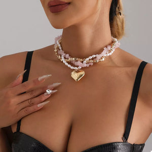 necklace in Gold with three-layered and choker