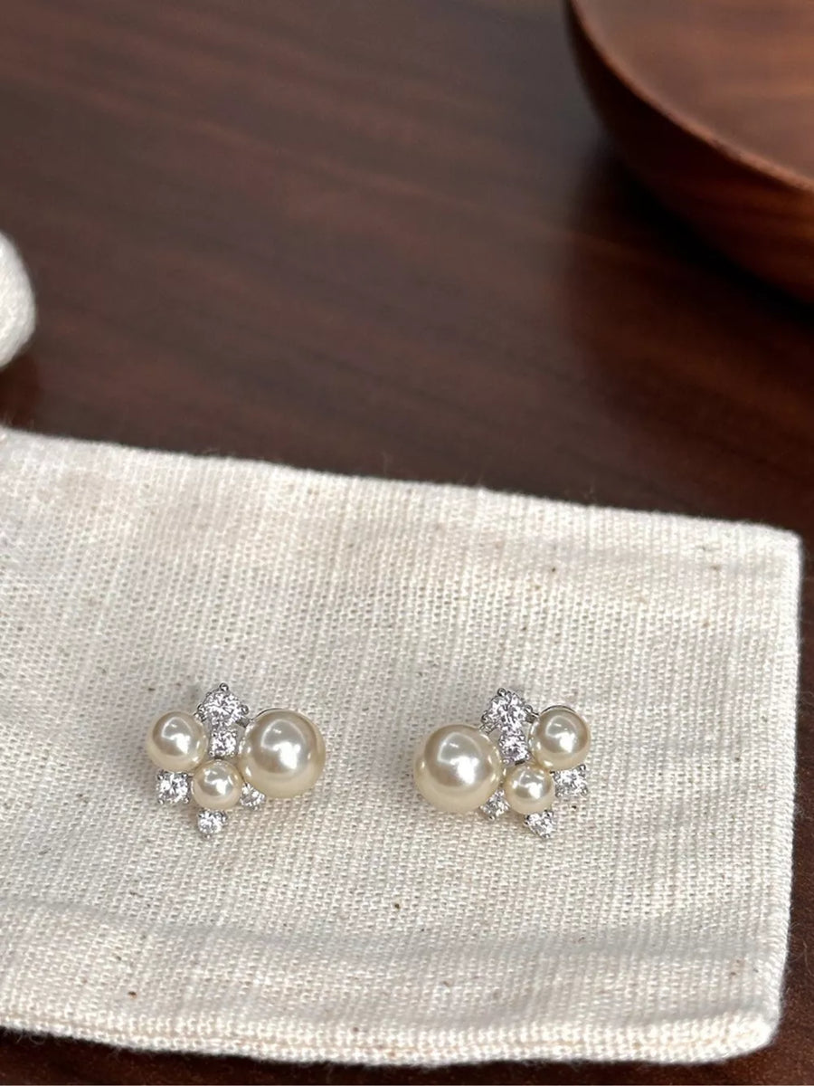 earrings in Silver with cluster design and mini