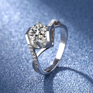 925 sterling silver,Moissanite Carat weight: 1ct Care instructions: Avoid wearin ring in Silver with wrap silhouette