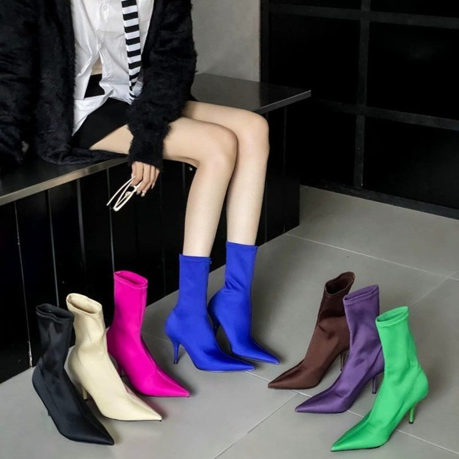 boots in royal blue featuring pointed toe and fitted fit