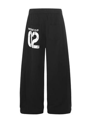 sweatpants in Black with drawstring waist and full-length