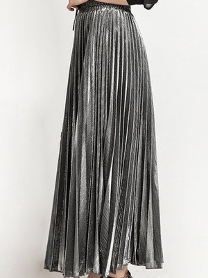 maxi skirt featuring pleated in metallic gold with Polyester texture