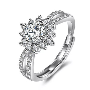 ring in Silver with floral and moissanite