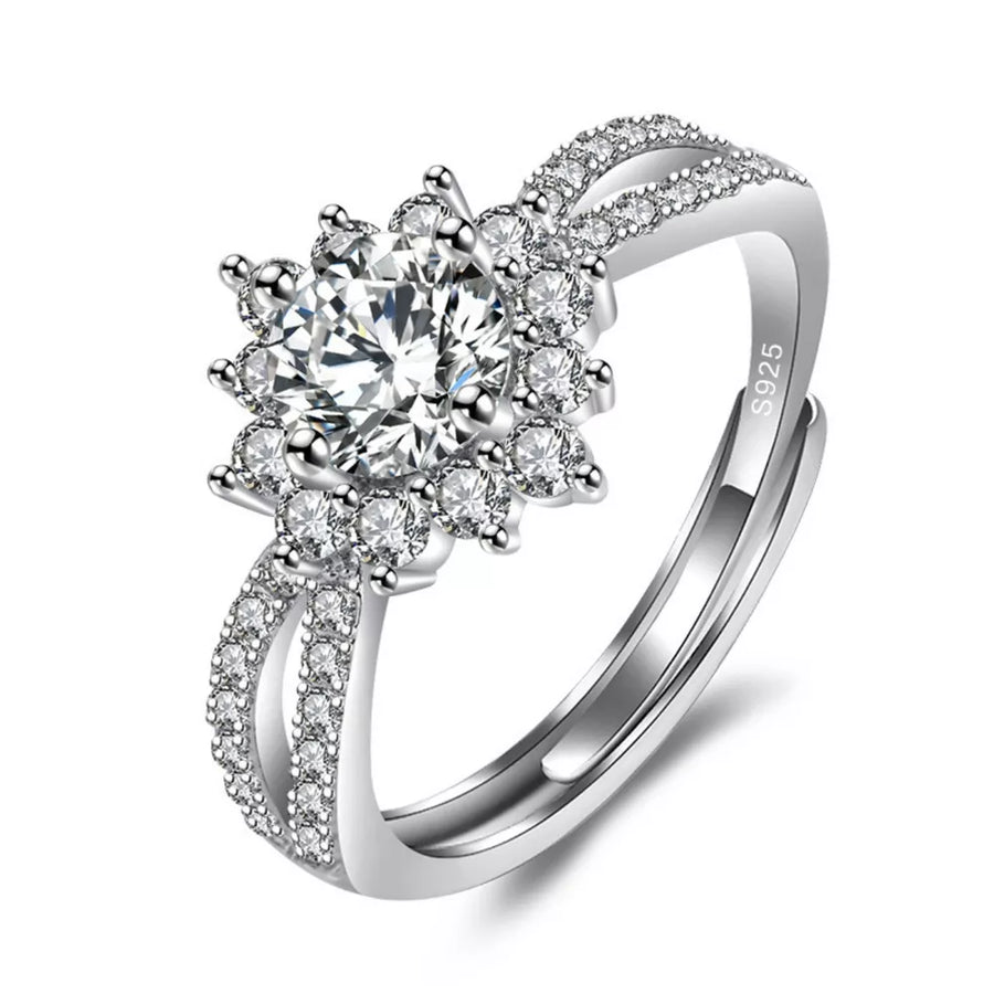 ring in Silver with floral and moissanite