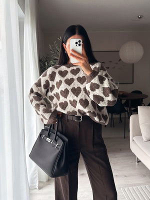 romantic pullover sweater in Pink with crew neck