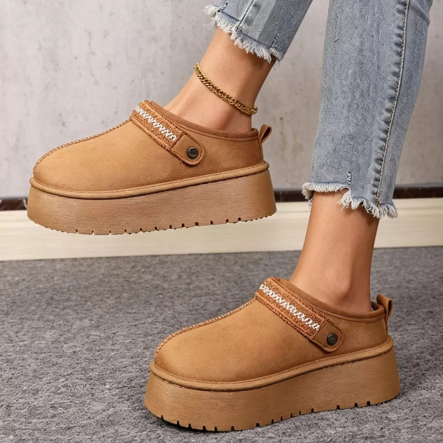 Black boots with fur-lined and not applicable