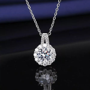 925 sterling silver,Moissanite Carat weight: 2ct Care instructions: Avoid wearin necklace in clear with N/A silhouette