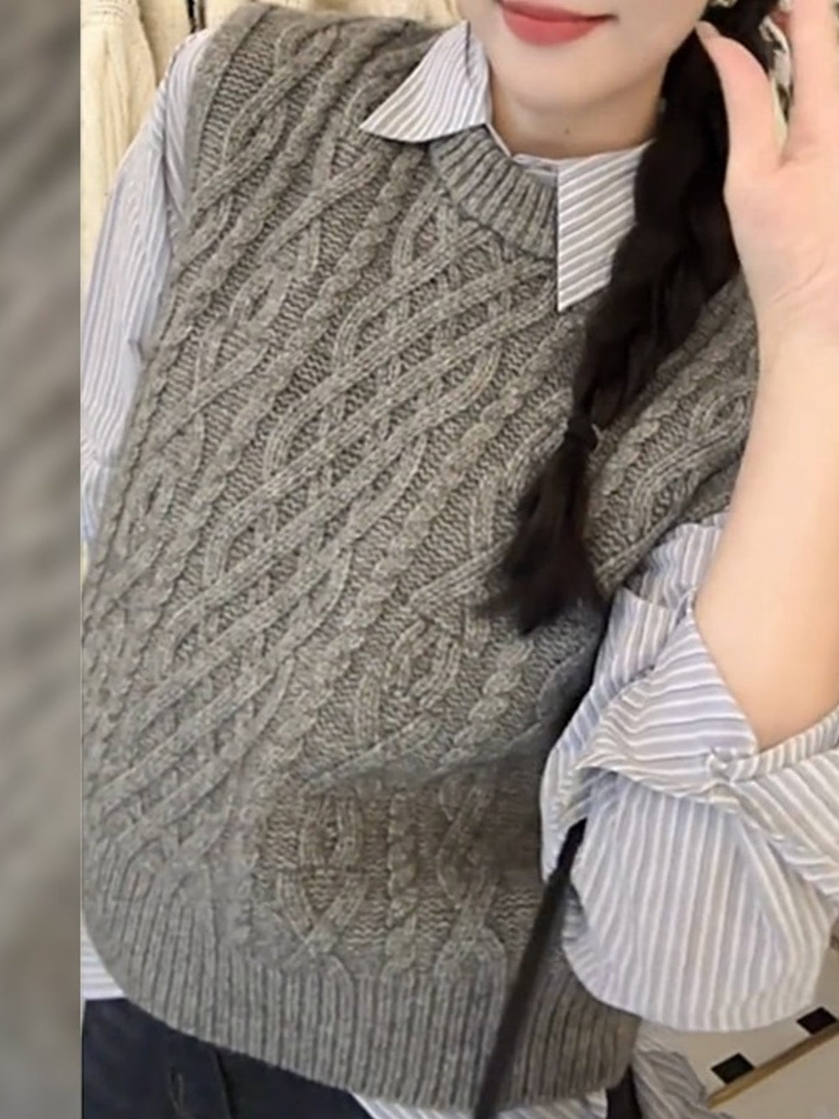 sweater vest in ivory with cable knit and cable-knit