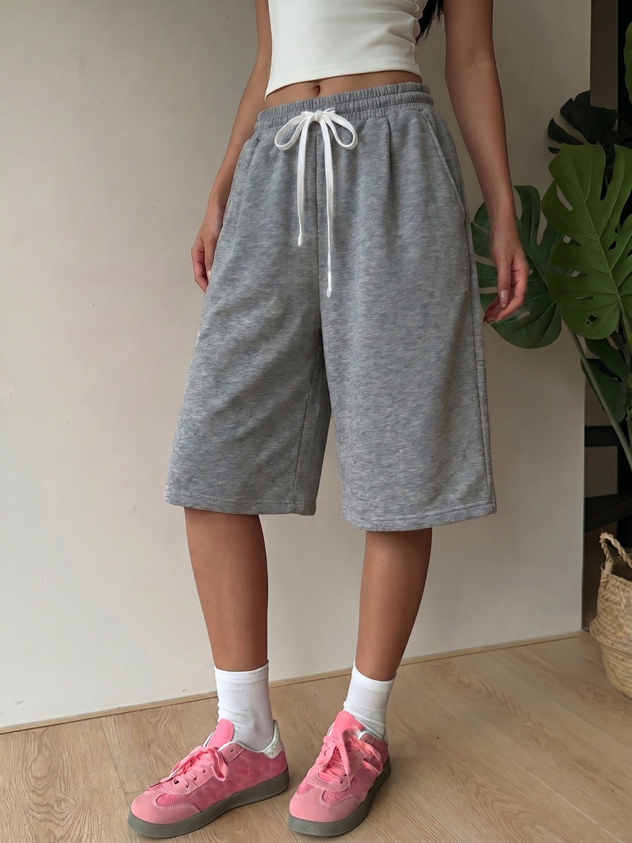 Gray bermuda shorts with bermuda and drawstring