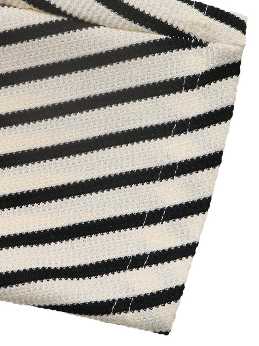 Black Apricot Color relaxed t-shirt with crew neck
