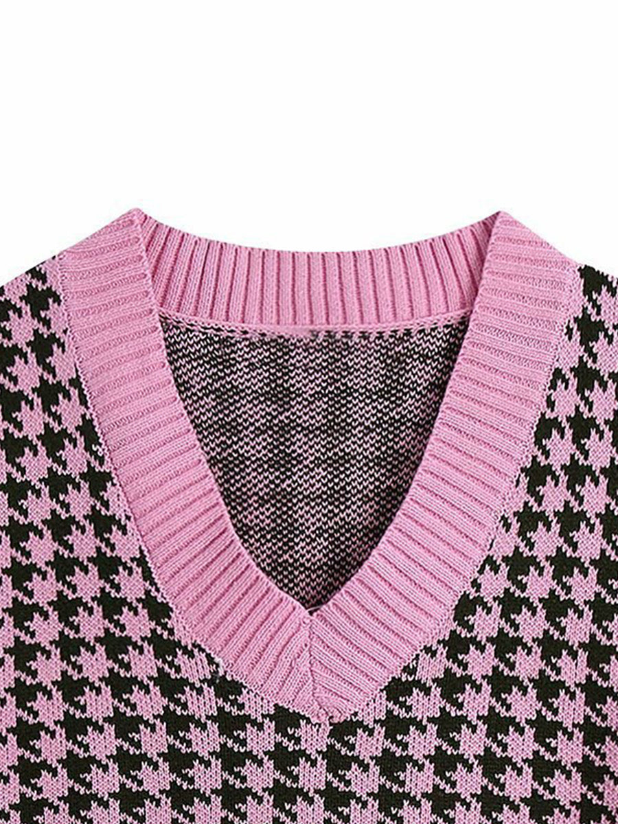 Houndstooth knit v-neck tank top in pink purple with a ribbed collar and trim