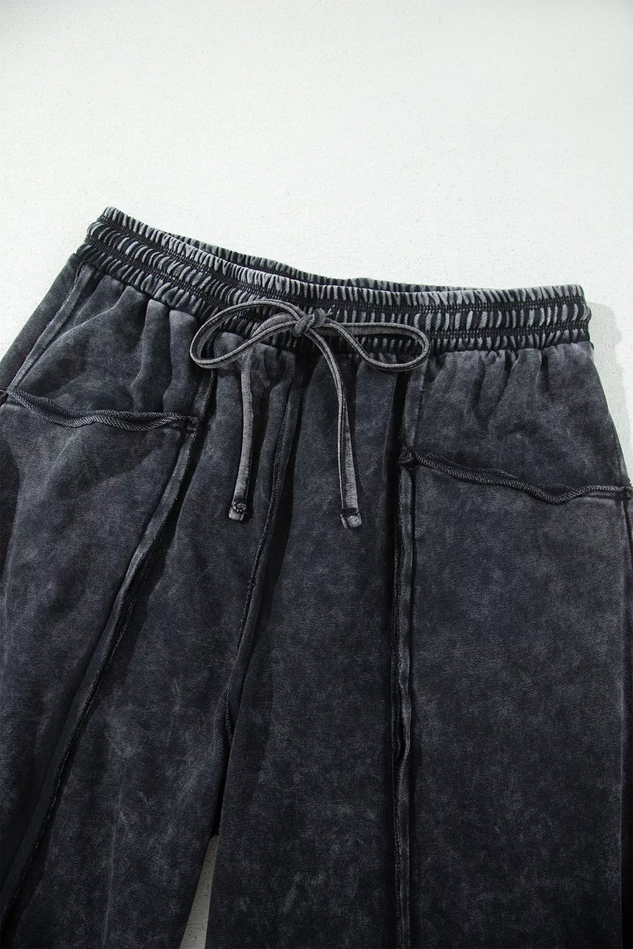 streetwear barrel pants in Black with N/A