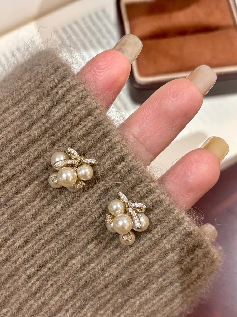 Synthetic Pearl, 925 silver needle, Zircon Care instructions: Avoid wearing duri earrings in ivory with regular silhouette