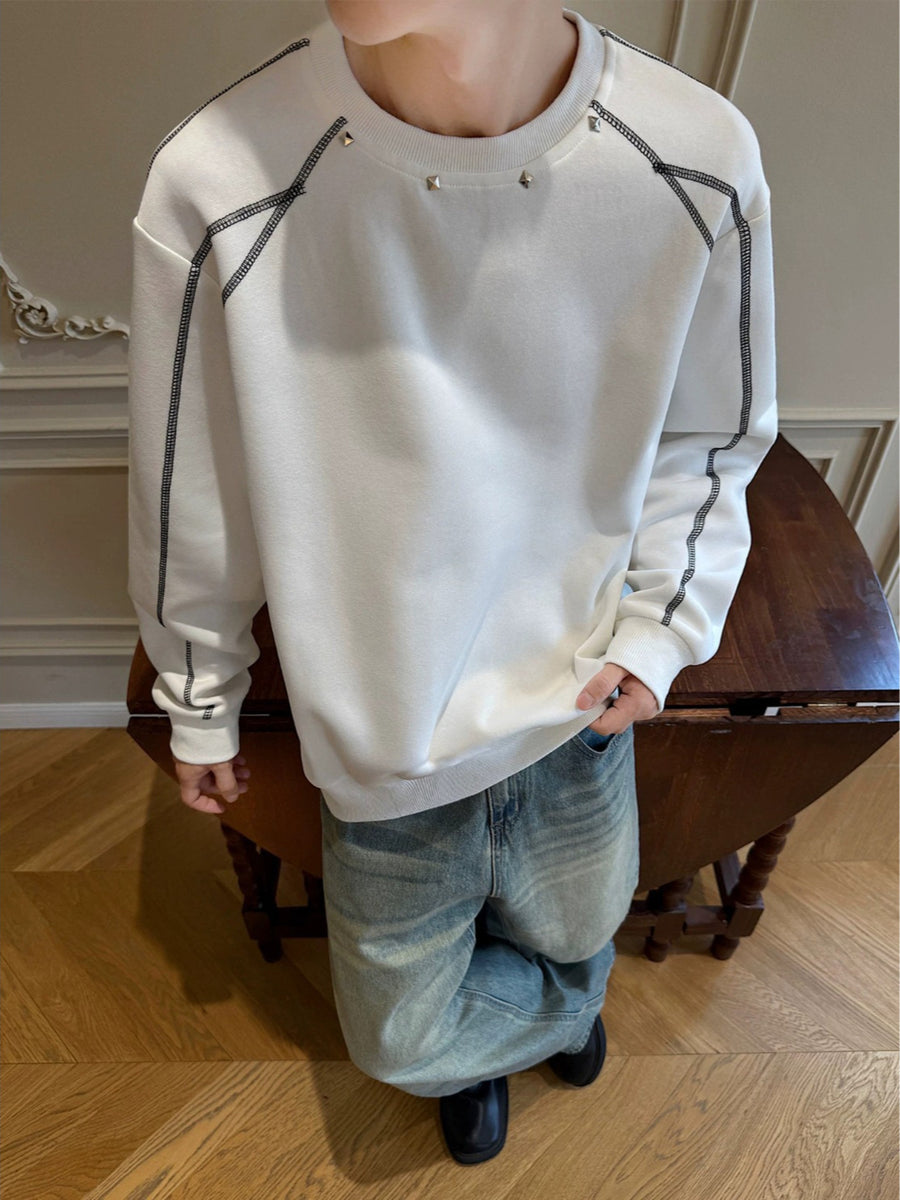 streetwear sweatshirt in black with crew neck