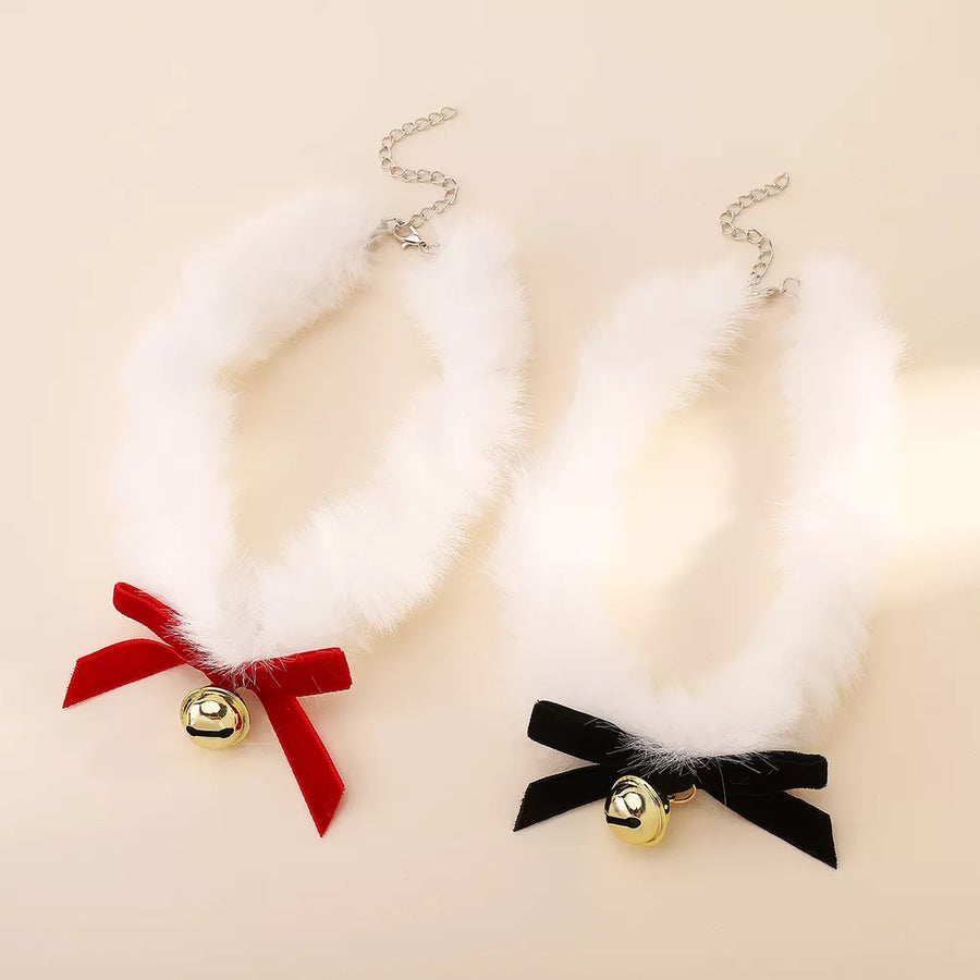 choker necklace in white with plush trim and choker