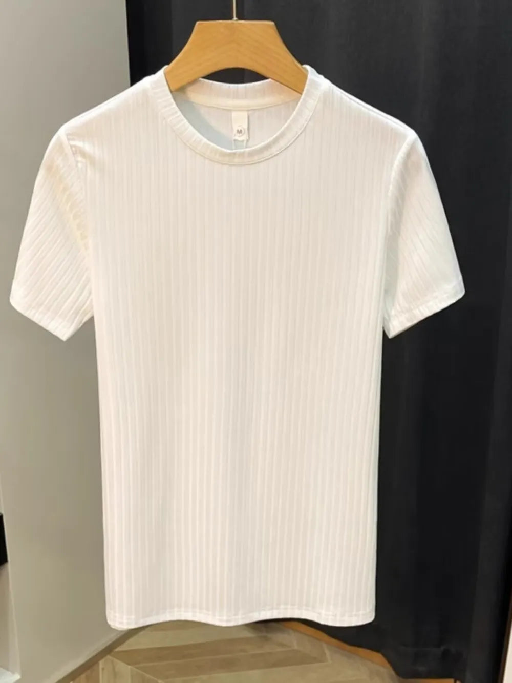 Men's white ribbed knit t-shirt with crew neck and short sleeves