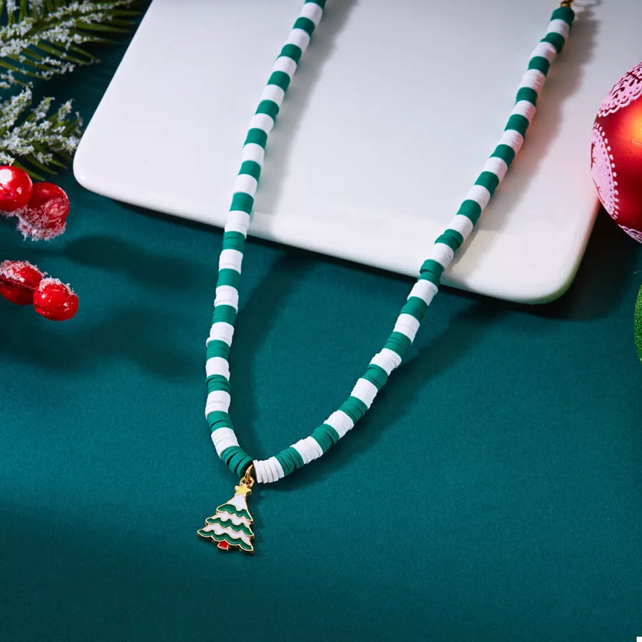 necklace in white with pendant and collar-length