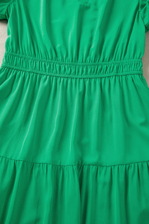 Green maxi dress with elastic waist and tiered skirt