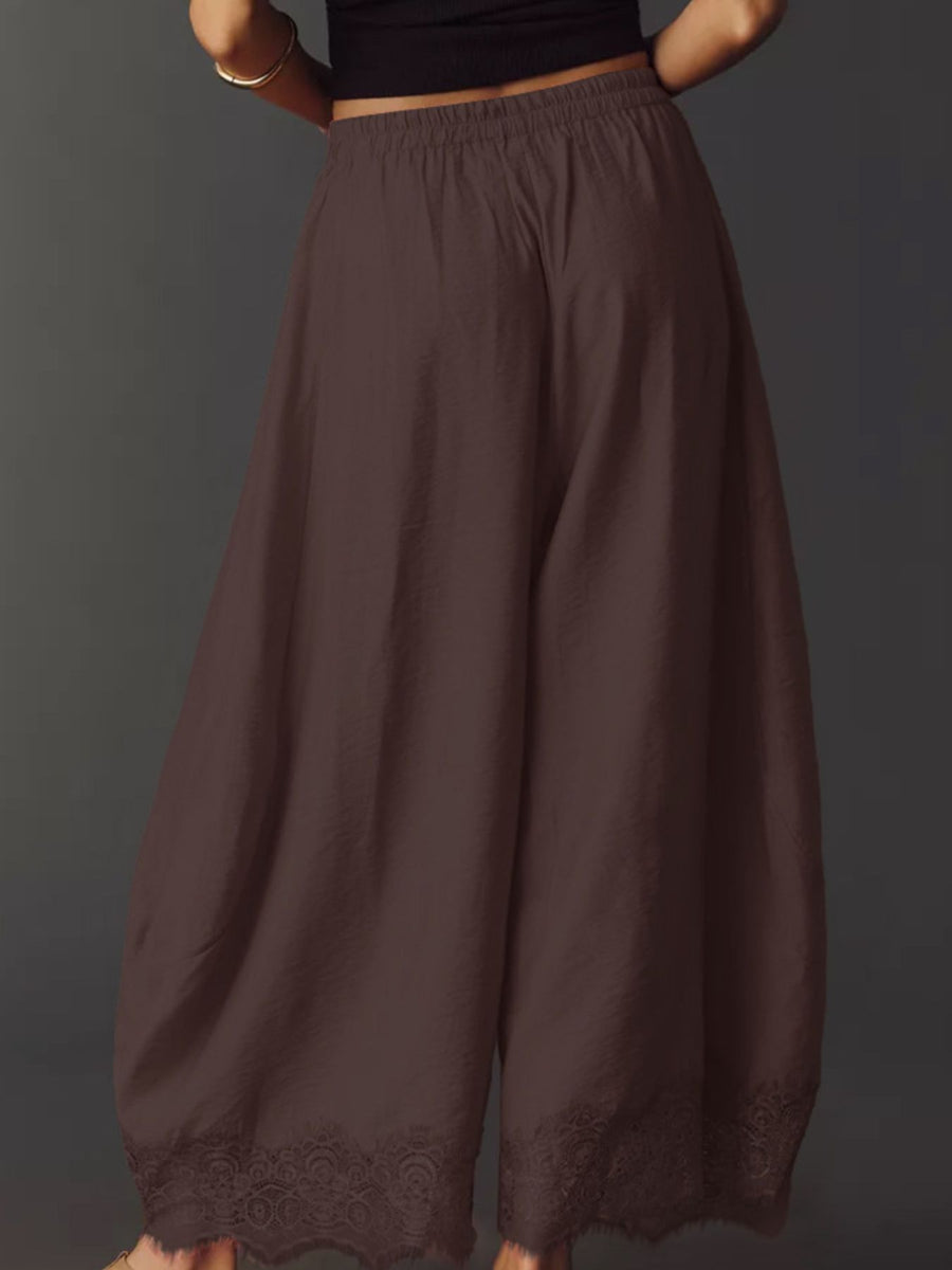 wide-leg pants in Black