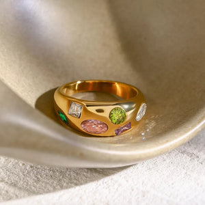 gold ring with geometric and null