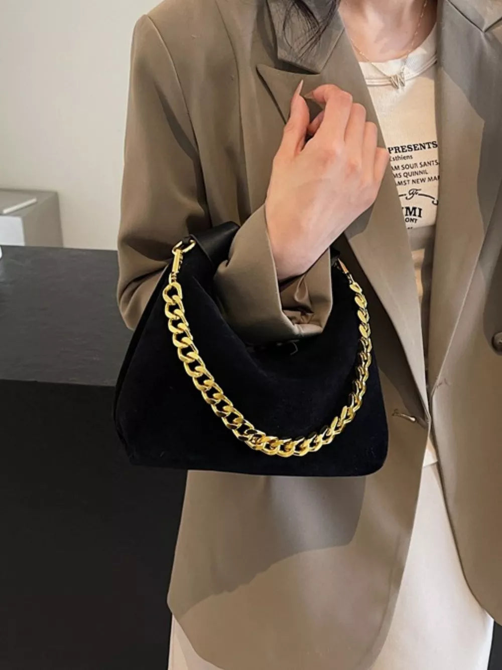 Chain Detail Crossbody Bag option 6