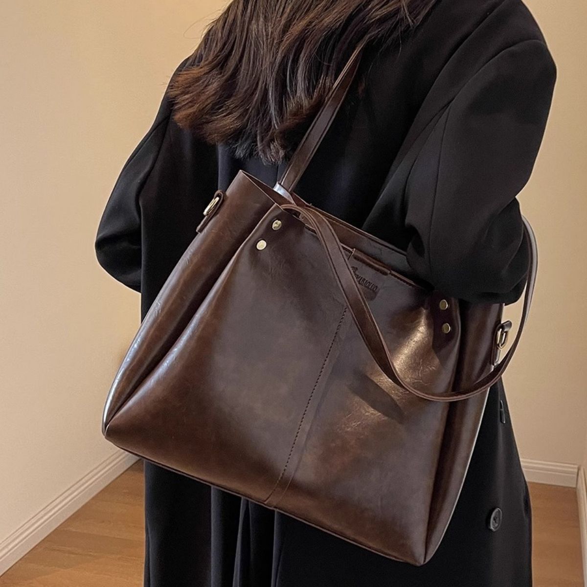 Large distressed brown leather shoulder bag with detachable strap